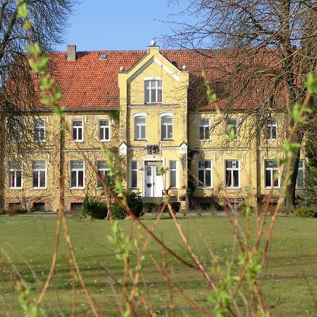 Domane Neu Gaarz Hostel Екстер'єр фото