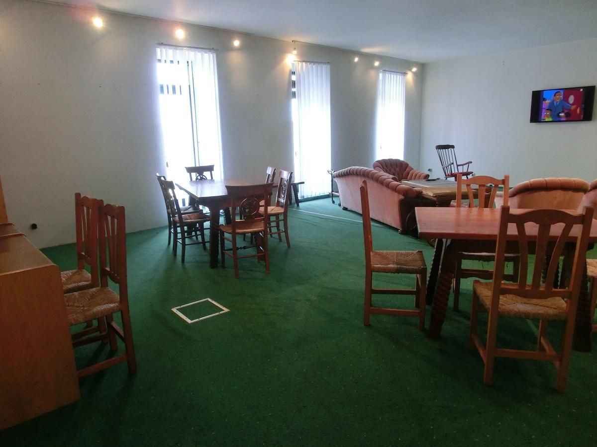 Domane Neu Gaarz Hostel Екстер'єр фото